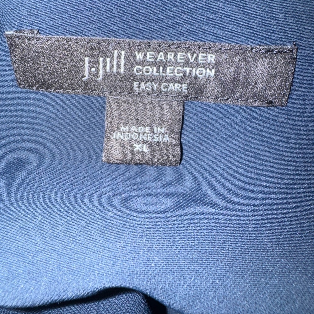 J. Jill Wearever Collection Easy Care navy blue top size XL - Picture 8 of 10